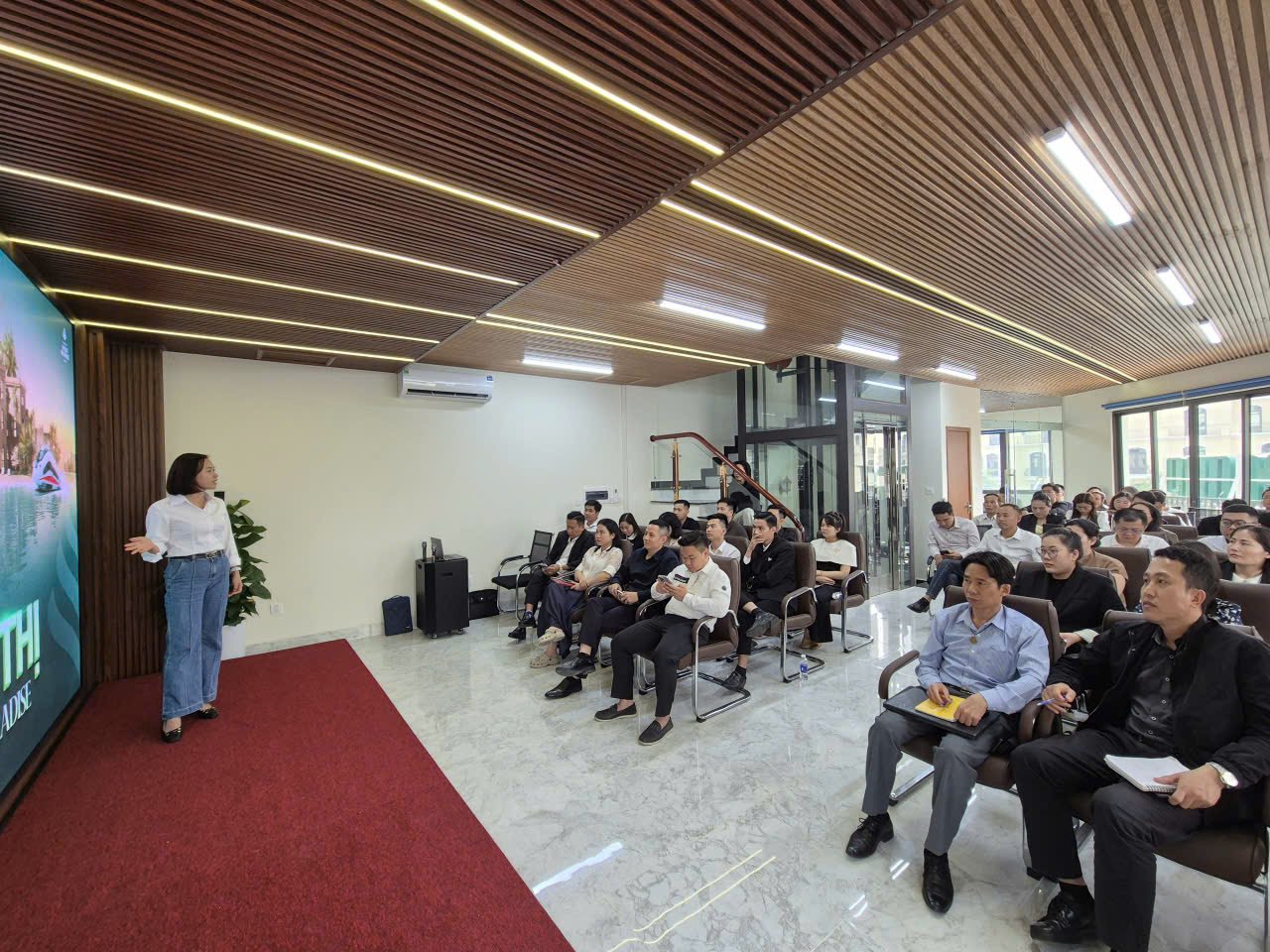 Đội ngũ trong buổi cập nhật thông tin dự án Cần Giờ